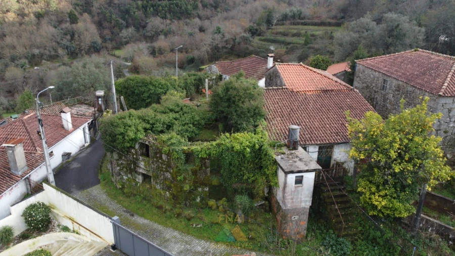 Moradia T5 para Venda em Rio de Moinhos Foto 32