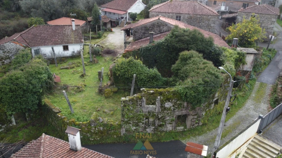 Moradia T5 para Venda em Rio de Moinhos