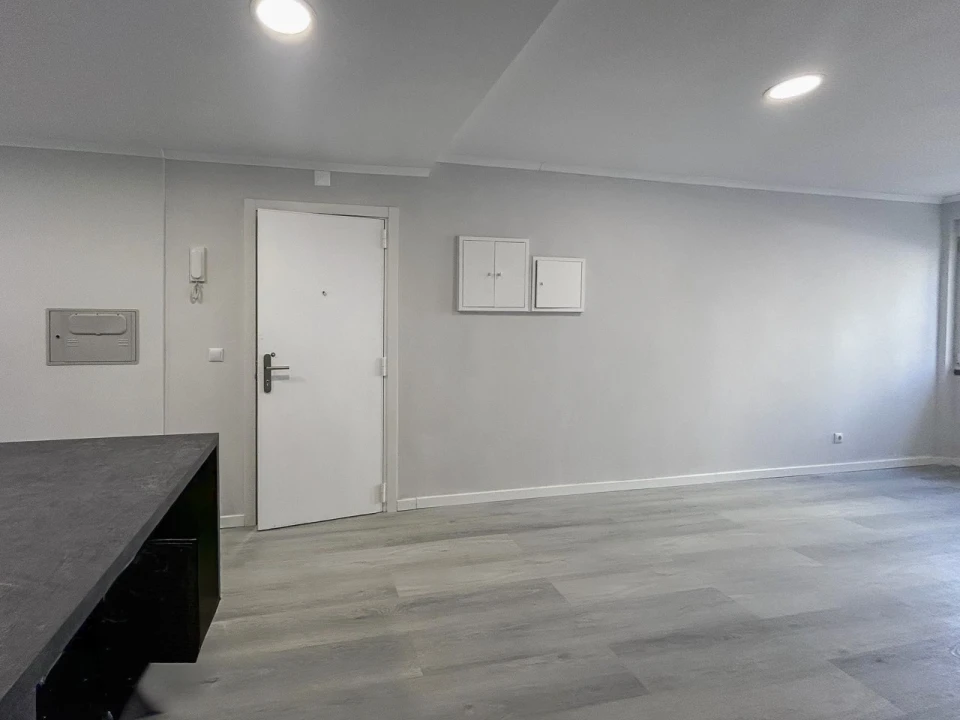 Apartamento T2 para Venda em Benfica Foto 3
