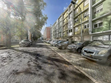 Apartamento T2 para Venda em Benfica