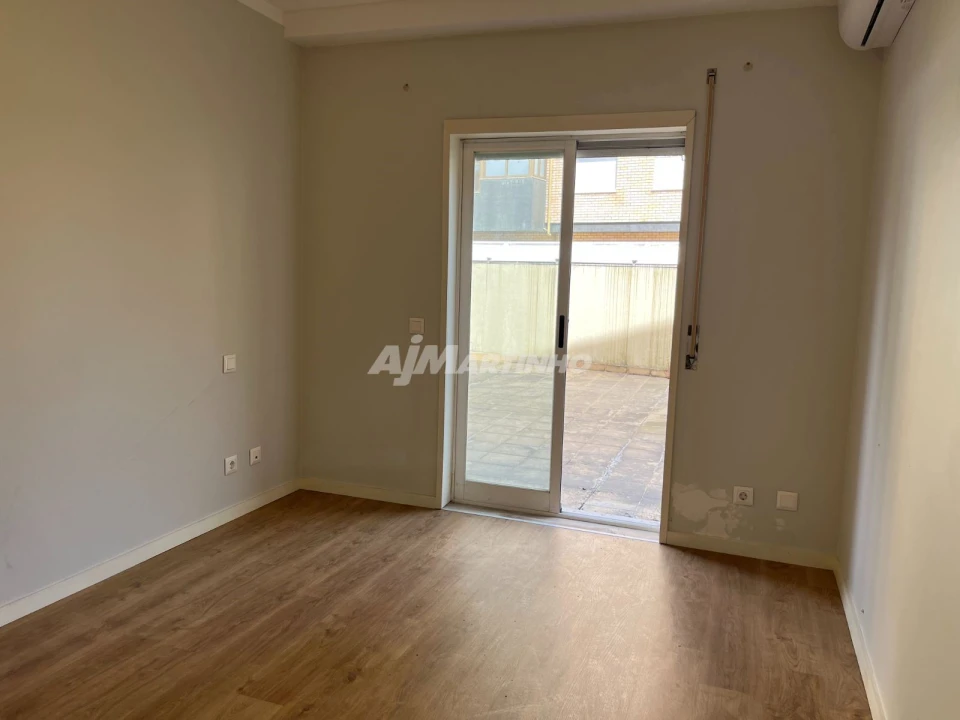 Apartamento T3 para Arrendamento em São Mamede de Infesta e Senhora da Hora Foto 17