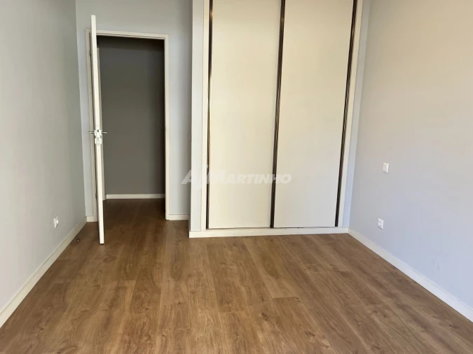 Apartamento T3 para Arrendamento em São Mamede de Infesta e Senhora da Hora Foto 16