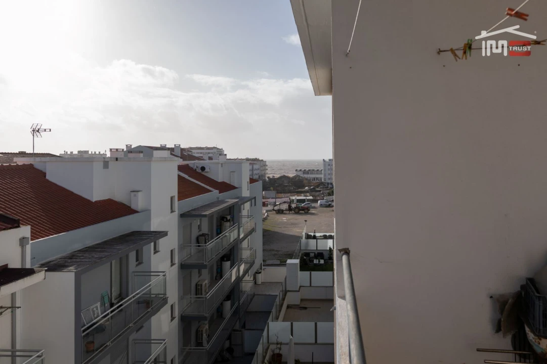 Apartamento T2 para Venda em Nazare Foto 17