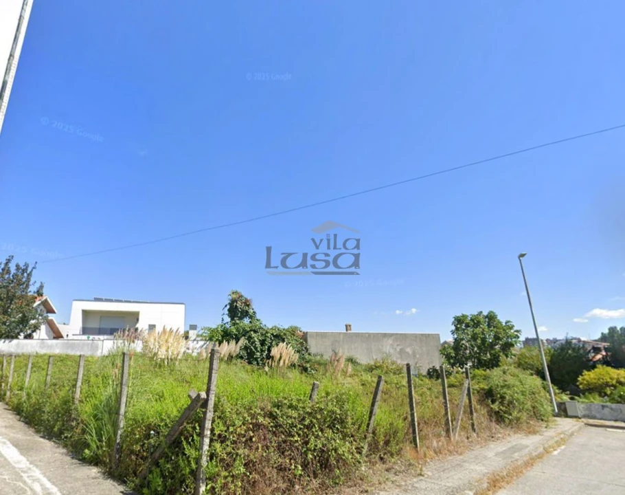 Terreno P/ Prédio para Venda em Ermesinde Foto 1