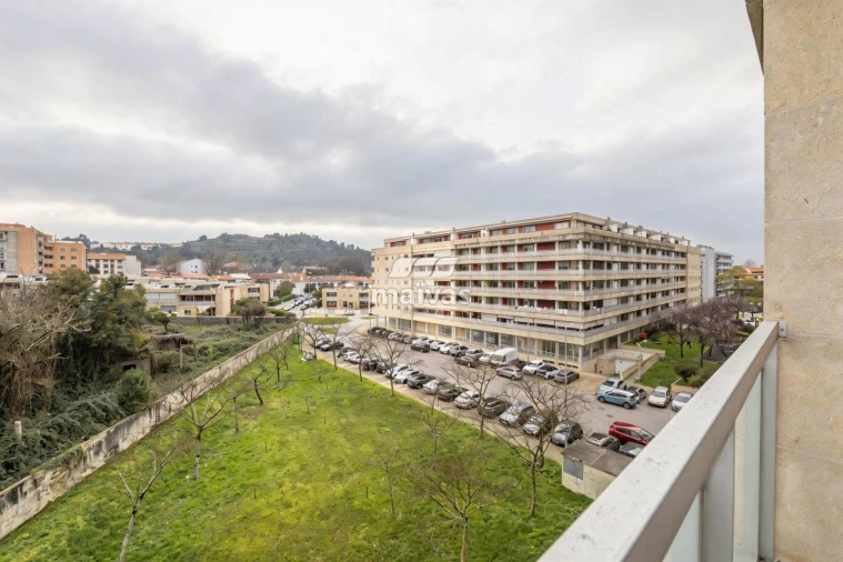 Apartamento T3 para Venda em Nogueira, Fraião e Lamaçães Foto 13