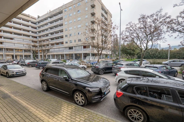 Apartamento T3 para Venda em Nogueira, Fraião e Lamaçães Foto 40