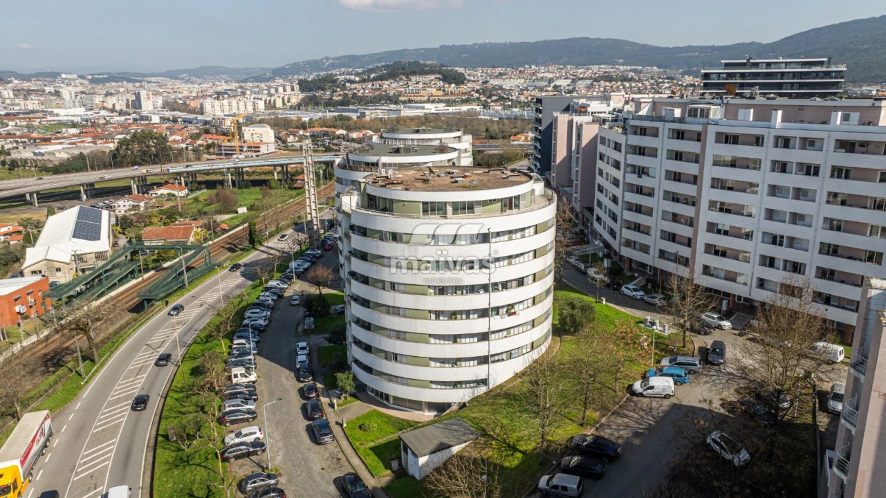 Apartamento T3 para Venda em Ferreiros e Gondizalves Foto 1