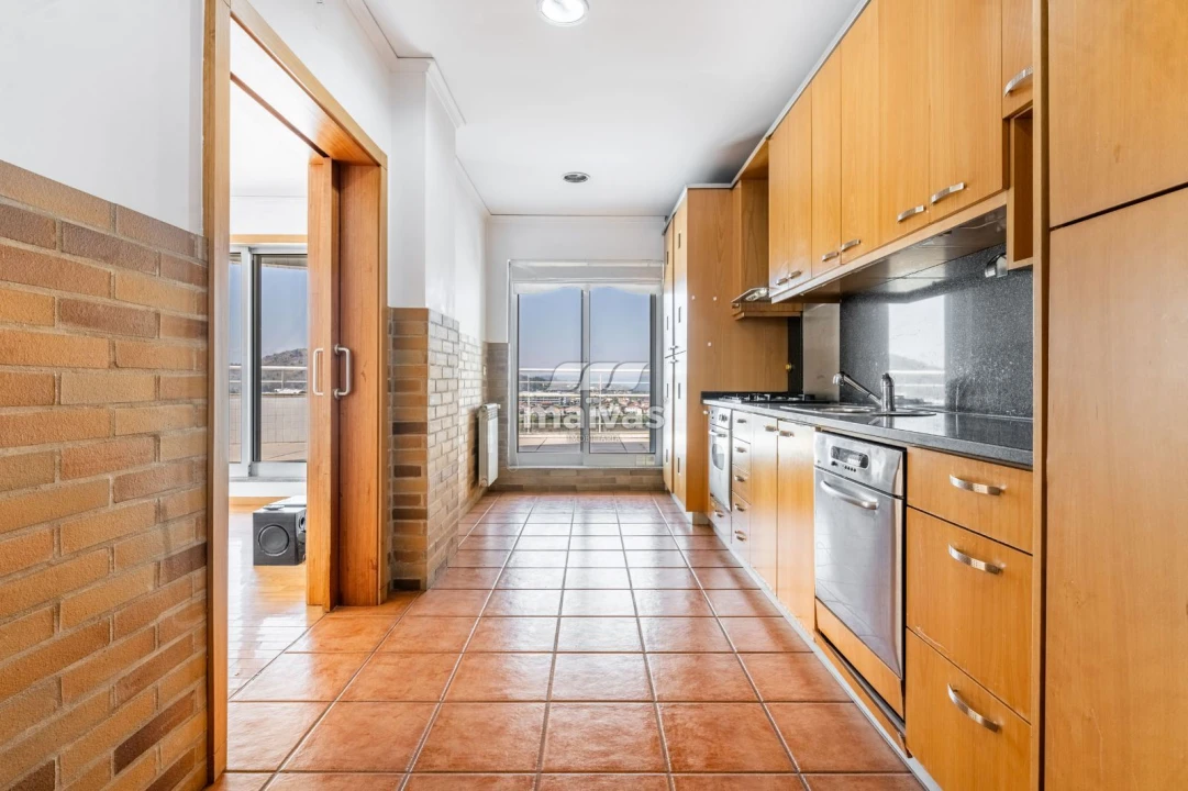 Apartamento T3 para Venda em Ferreiros e Gondizalves Foto 5