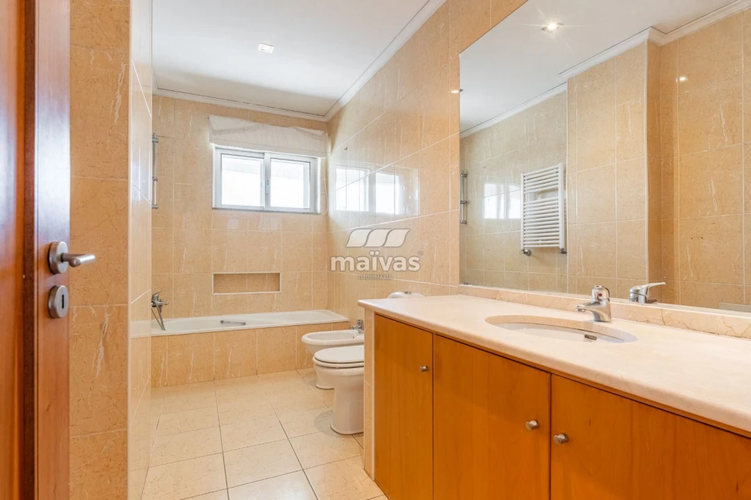 Apartamento T3 para Venda em Ferreiros e Gondizalves Foto 13