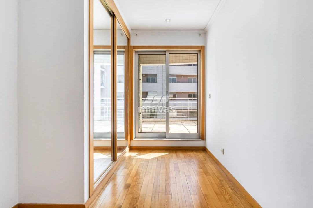 Apartamento T3 para Venda em Ferreiros e Gondizalves Foto 21