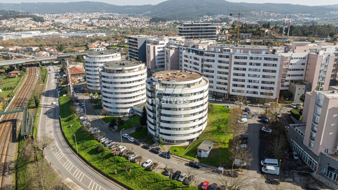 Apartamento T3 para Venda em Ferreiros e Gondizalves Foto 24
