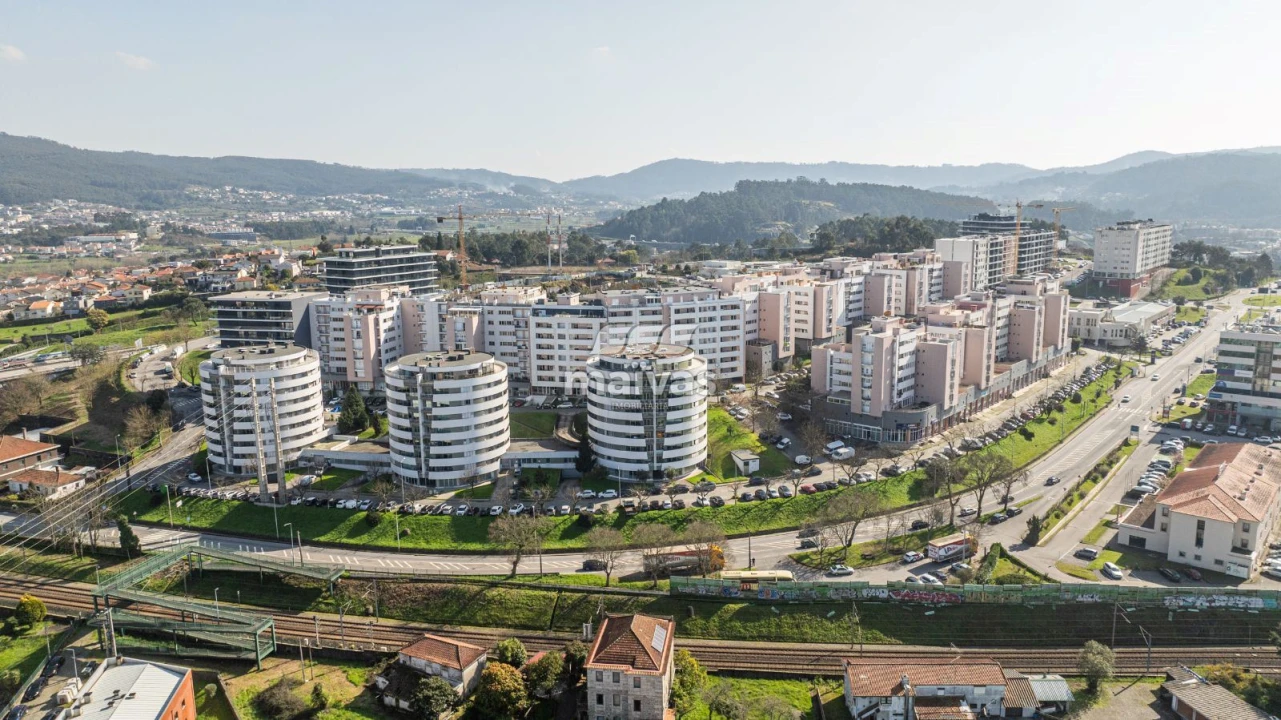 Apartamento T3 para Venda em Ferreiros e Gondizalves Foto 25
