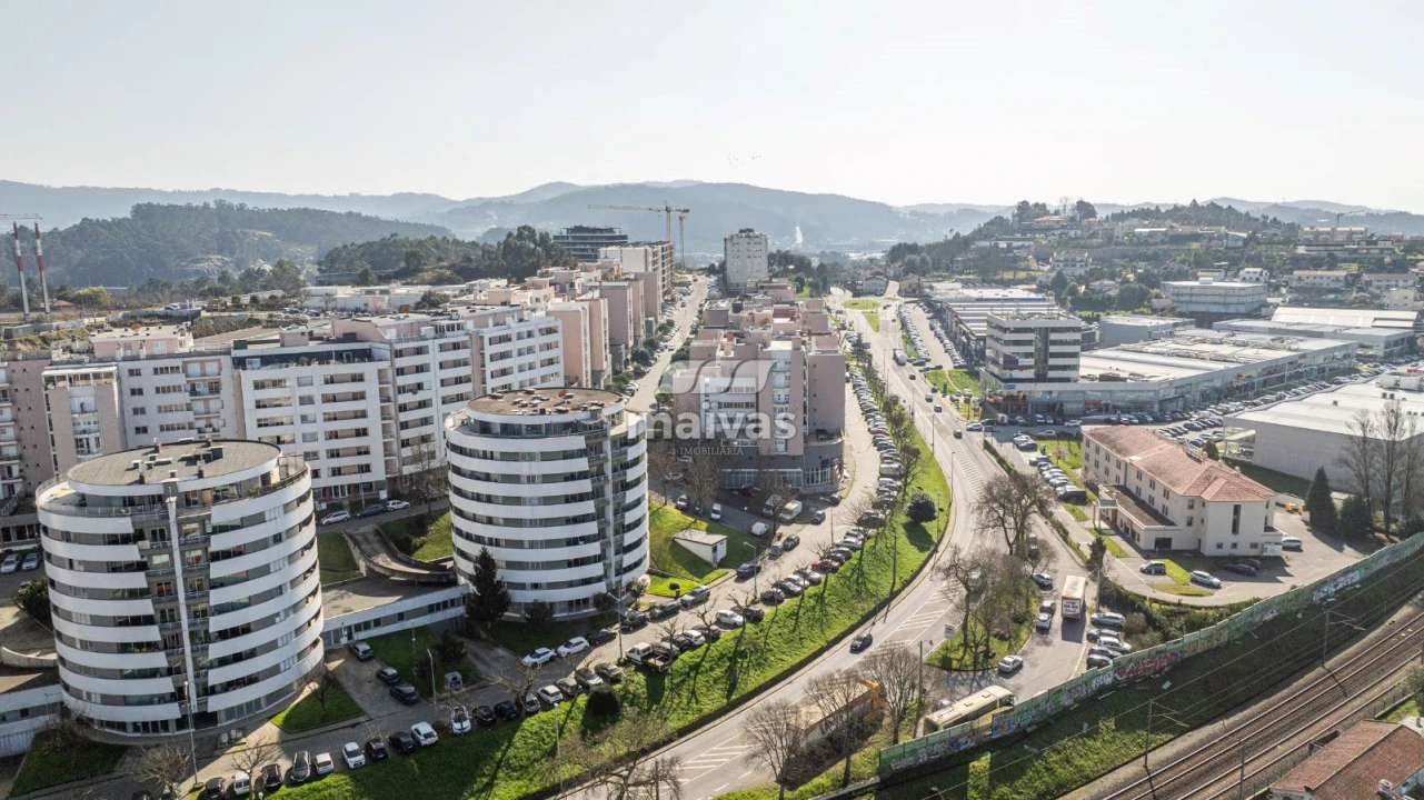 Apartamento T3 para Venda em Ferreiros e Gondizalves Foto 27