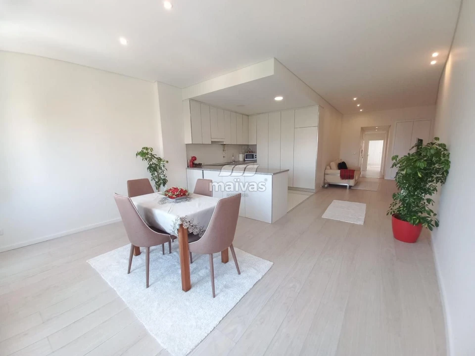 Apartamento T2 para Arrendamento em Braga (São José de São Lázaro e São João do Souto) Foto 3