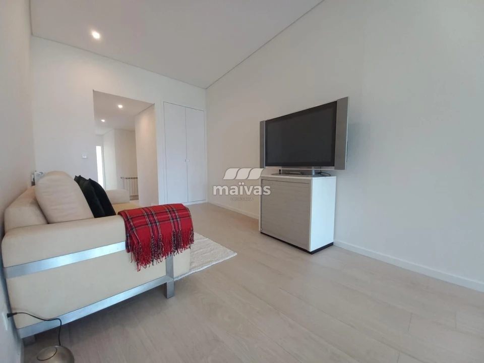 Apartamento T2 para Arrendamento em Braga (São José de São Lázaro e São João do Souto) Foto 5