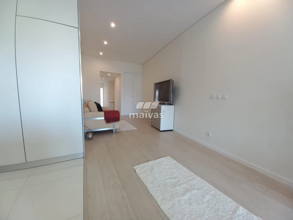 Apartamento T2 para Arrendamento em Braga (São José de São Lázaro e São João do Souto) Foto 8