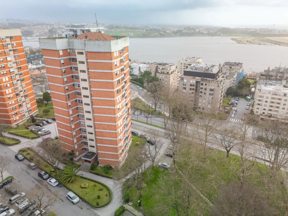 Apartamento T3 para Venda em Lordelo do Ouro e Massarelos Foto 14