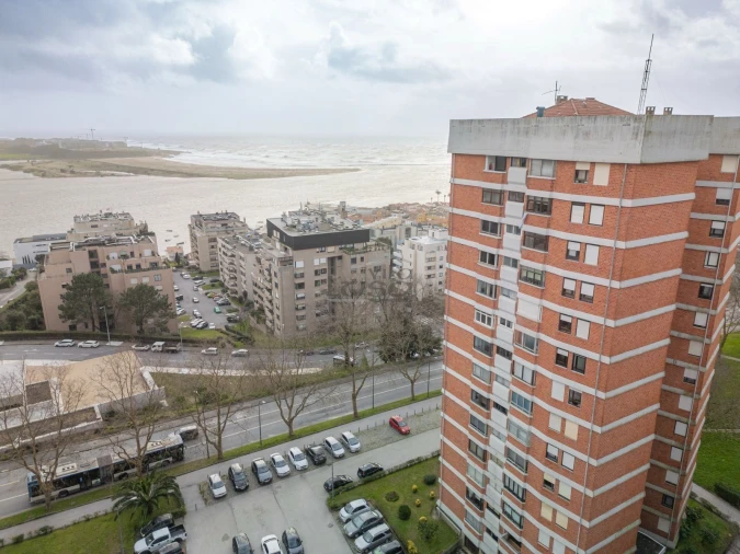 Apartamento T3 para Venda em Lordelo do Ouro e Massarelos Foto 2