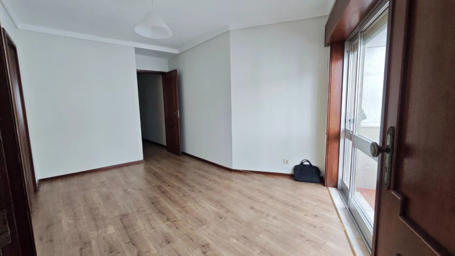 Apartamento T1 para Arrendamento em Mafamude e Vilar do Paraíso Foto 2