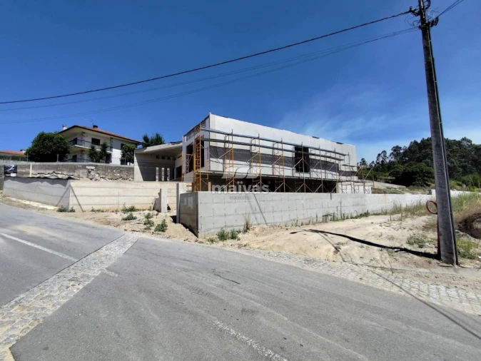 Moradia T3 para Venda em Paço Foto 6