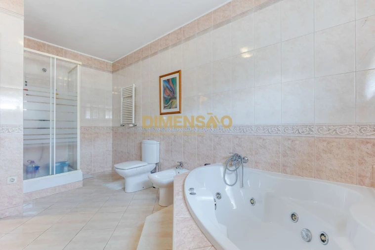 Moradia T4 para Venda em Custóias, Leça do Balio e Guifões Foto 21