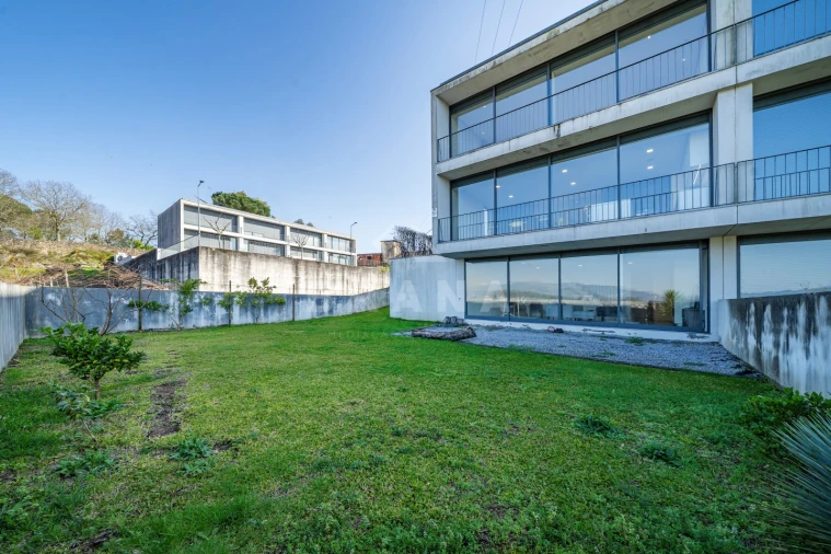 Moradia T4 para Venda em Bico Foto 36