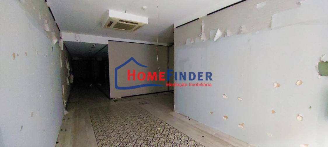 Loja para Arrendamento em Braga (São José de São Lázaro e São João do Souto) Foto 1