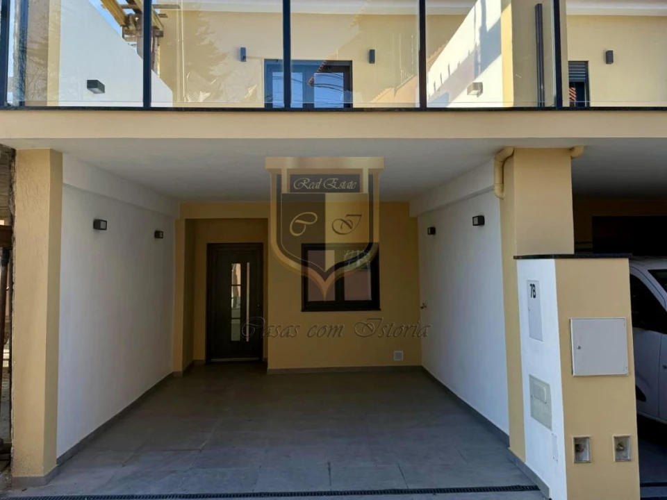 Moradia T2 para Venda em Santa Maria, São Pedro e Matacães Foto 2