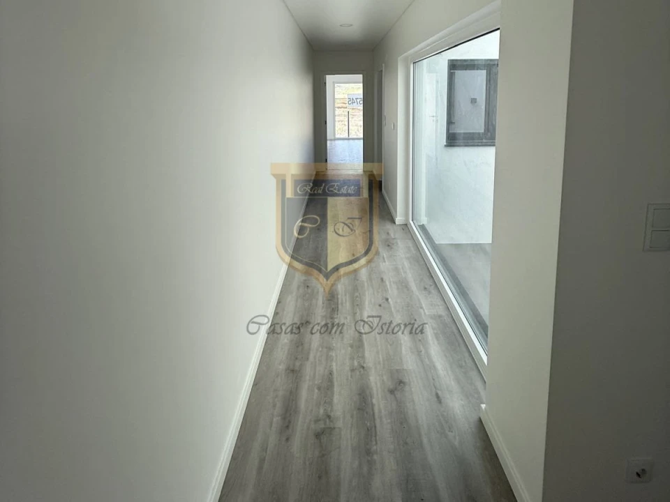 Moradia T2 para Venda em Santa Maria, São Pedro e Matacães Foto 11