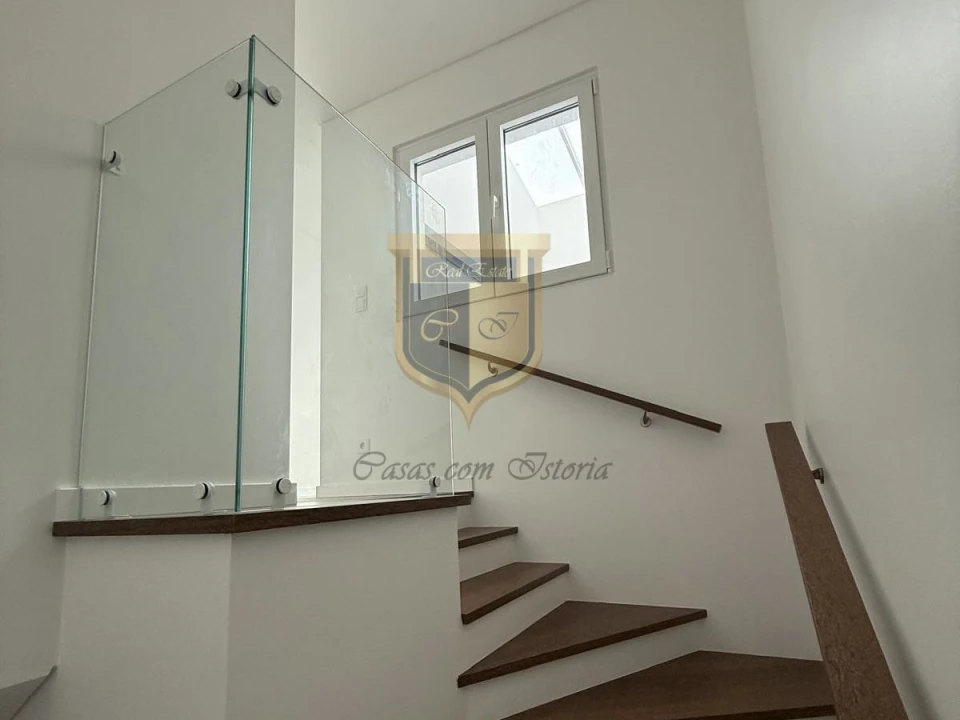 Moradia T2 para Venda em Santa Maria, São Pedro e Matacães Foto 8