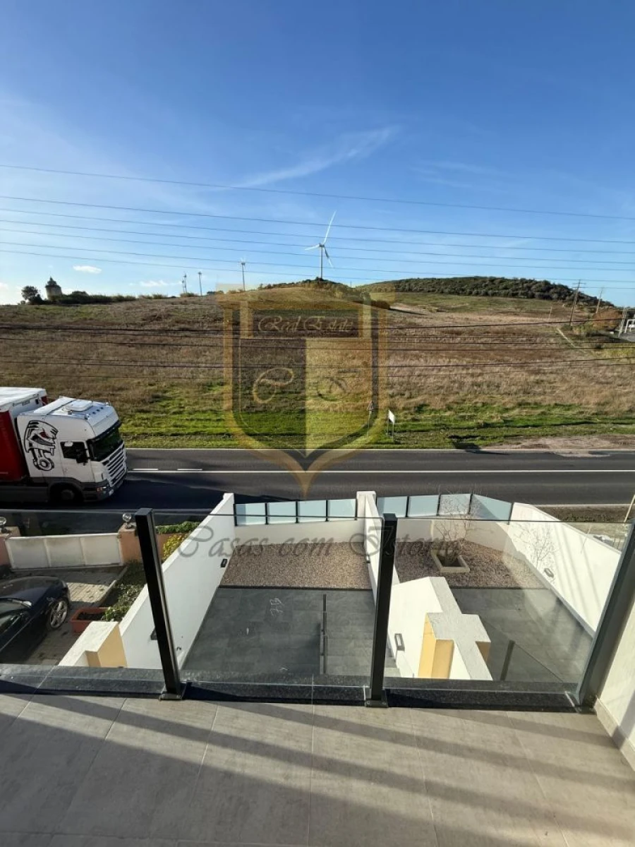 Moradia T2 para Venda em Santa Maria, São Pedro e Matacães Foto 20