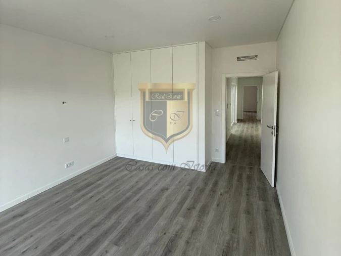 Moradia T2 para Venda em Santa Maria, São Pedro e Matacães Foto 12