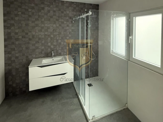 Moradia T2 para Venda em Santa Maria, São Pedro e Matacães Foto 22