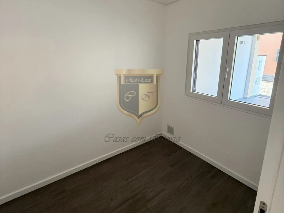 Moradia T2 para Venda em Santa Maria, São Pedro e Matacães Foto 13