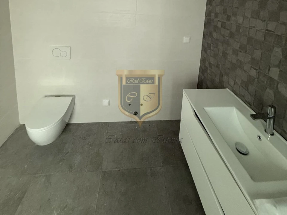 Moradia T2 para Venda em Santa Maria, São Pedro e Matacães Foto 21