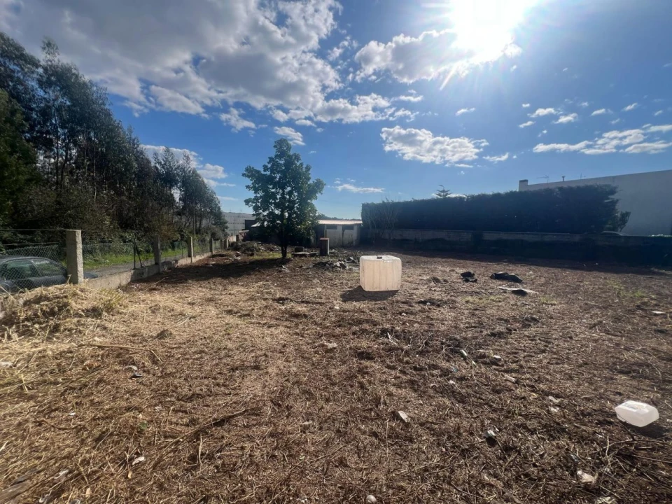 Terreno para Venda em Castêlo da Maia Foto 6