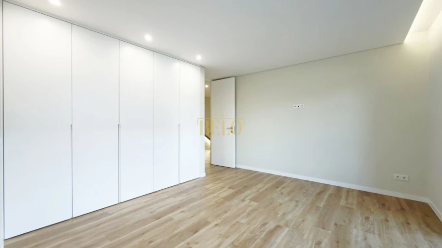 Moradia T3 para Venda em Nogueira e Silva Escura Foto 31