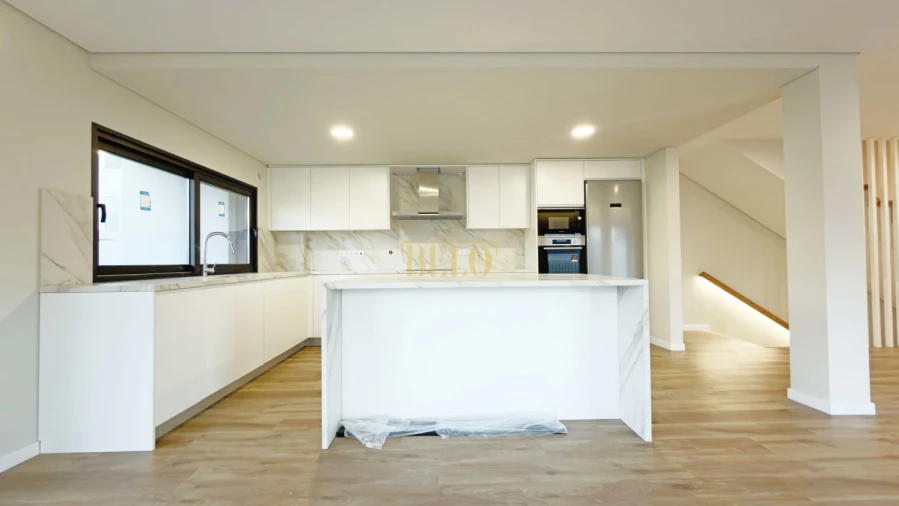 Moradia T3 para Venda em Nogueira e Silva Escura Foto 11