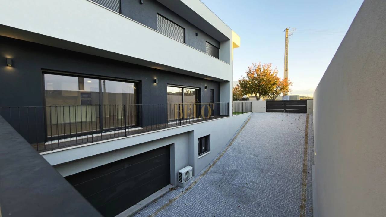 Moradia T3 para Venda em Nogueira e Silva Escura Foto 22