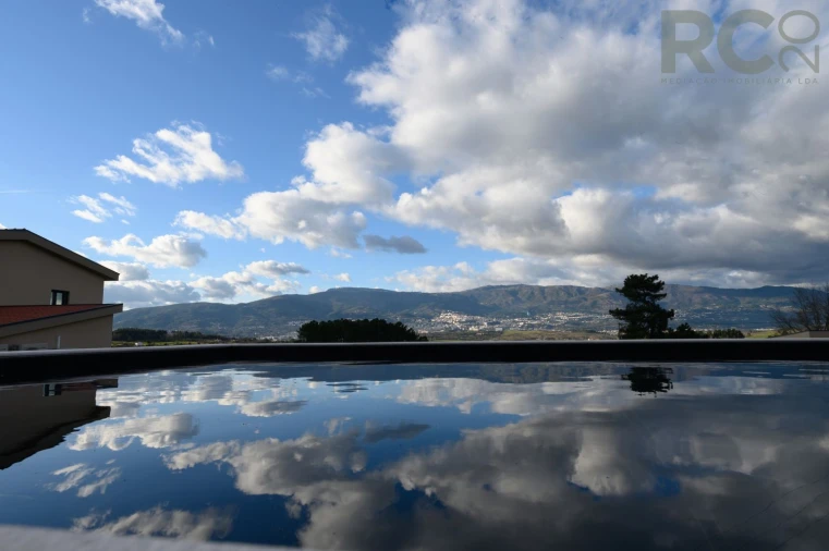 Quinta T0 para Venda em Ferro Foto 2
