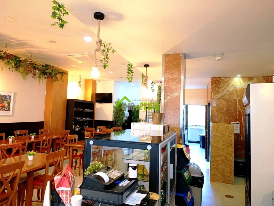 Loja para Trespasse em Santa Maria da Feira, Travanca, Sanfins e Espargo Foto 18