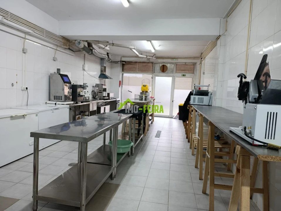 Loja para Trespasse em Santa Maria da Feira, Travanca, Sanfins e Espargo Foto 30