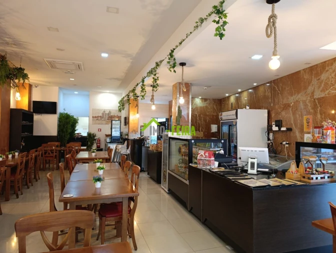 Loja para Trespasse em Santa Maria da Feira, Travanca, Sanfins e Espargo Foto 4