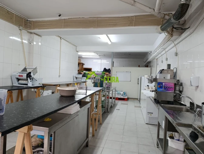 Loja para Trespasse em Santa Maria da Feira, Travanca, Sanfins e Espargo Foto 31