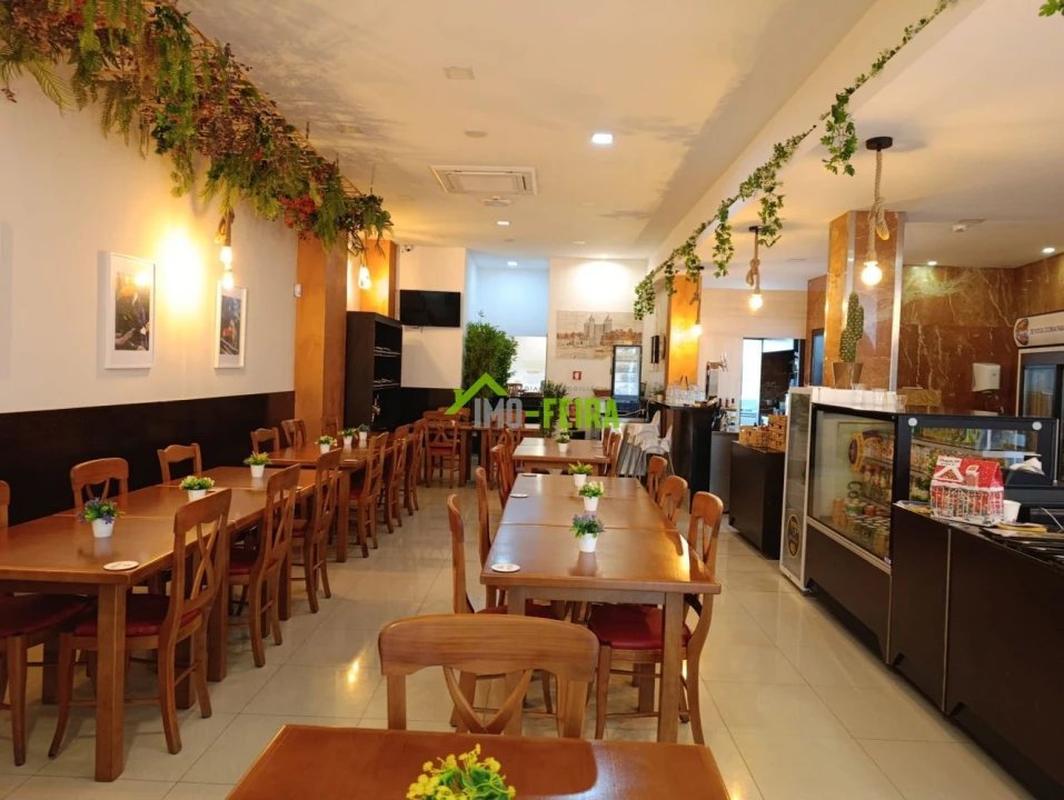 Loja para Trespasse em Santa Maria da Feira, Travanca, Sanfins e Espargo Foto 19