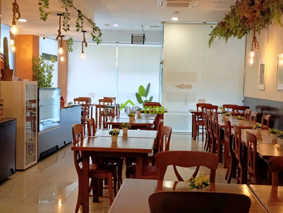 Loja para Trespasse em Santa Maria da Feira, Travanca, Sanfins e Espargo Foto 16