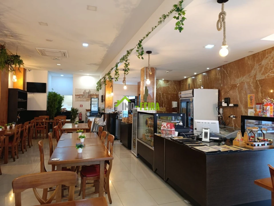 Loja para Trespasse em Santa Maria da Feira, Travanca, Sanfins e Espargo Foto 4