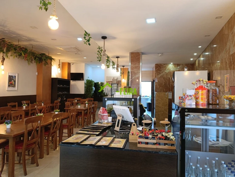 Loja para Trespasse em Santa Maria da Feira, Travanca, Sanfins e Espargo Foto 7