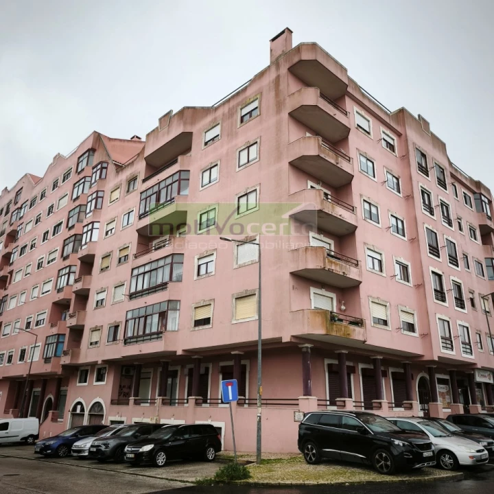 Apartamento T2 para Venda em Rio de Mouro Foto 9