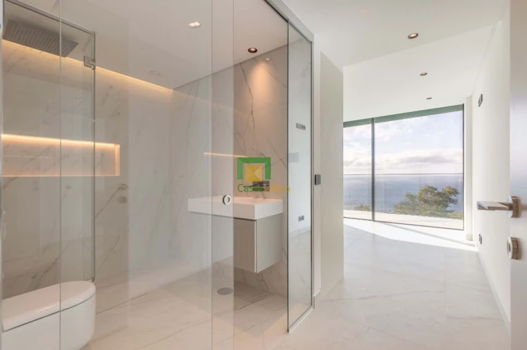 Moradia T2 para Venda em Funchal (Santa Maria Maior) Foto 30